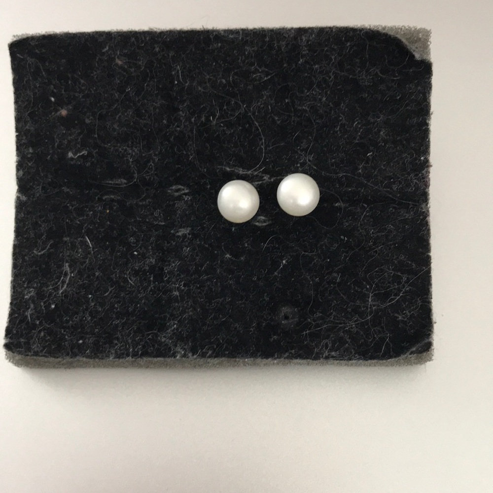 small pearl earrings